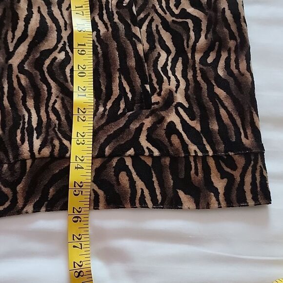 Kim Rogers velour animal print zip up. Size XL - Picture 5 of 8